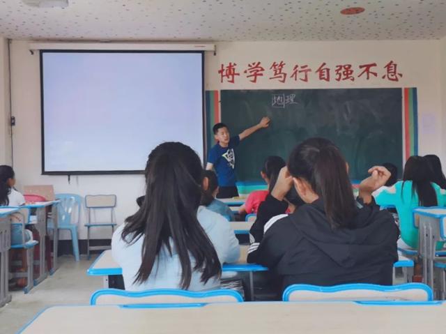 这个暑假，9名黑龙江中学生赴泰北华校义务支教进行时…
