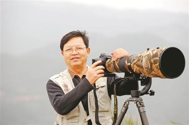 中国梦·践行者｜“半路出家”的摄影师周顺斌：用镜头记录深圳特区的燃情岁月