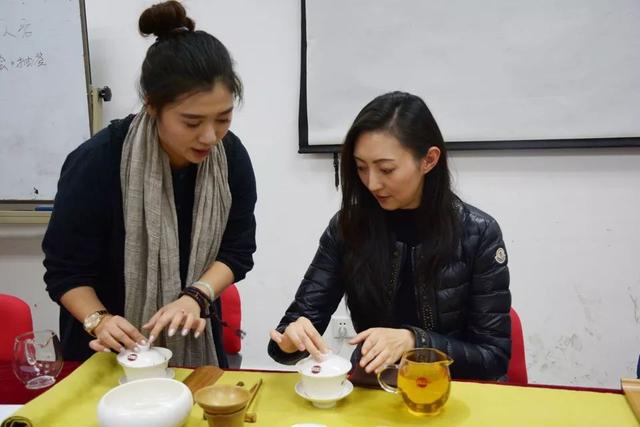 在一盏茶里，回归初心——海淀区文化馆举办中国茶文化和茶艺知识讲座