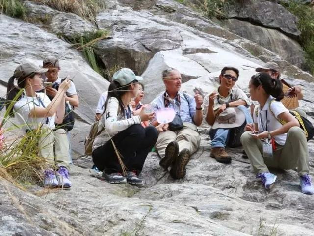 【头条】开讲啦！刘雪荣讲解世界地质公园让人耳目一新！