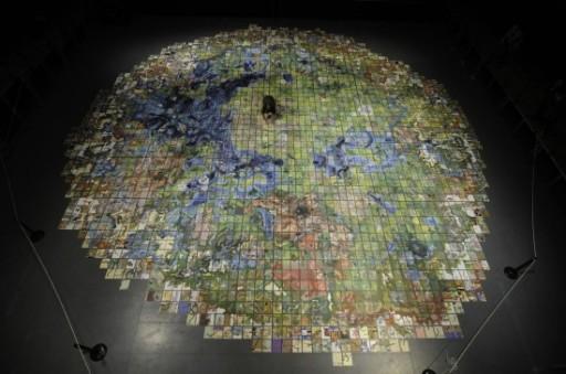 男子花50年绘出2000英尺的虚拟的世界地图