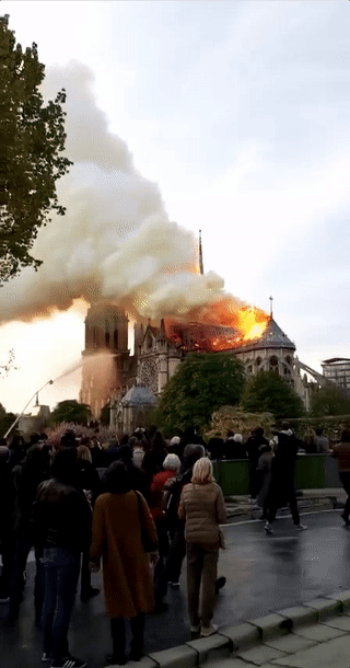 巴黎圣母院大火，中国人叹息，还记得159年前的圆明园吗？