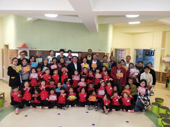 九江市中心幼儿园八里湖园区开展重阳节活动