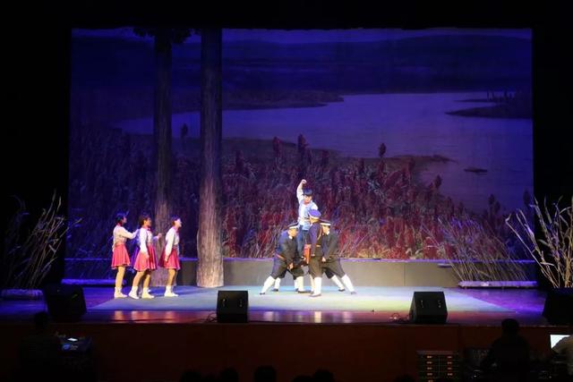 中华精品戏曲进万家——儿童评剧《小英雄雨来》在海淀北部文化馆上演