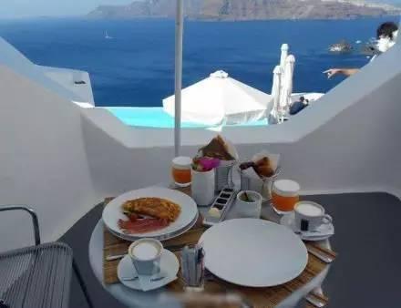 Word天｜希腊圣托里尼的早餐，才是我每天起床的动力！