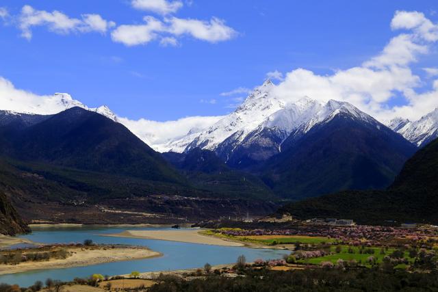10个字，带您了解青藏高原最具神秘色彩的雅鲁藏布大峡谷